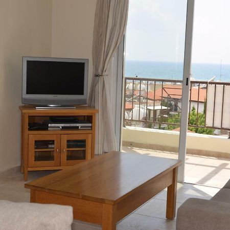 Caiti'S Place Apartment Paphos Ngoại thất bức ảnh