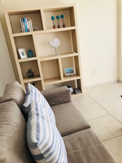 Caiti'S Place Apartment Paphos Ngoại thất bức ảnh