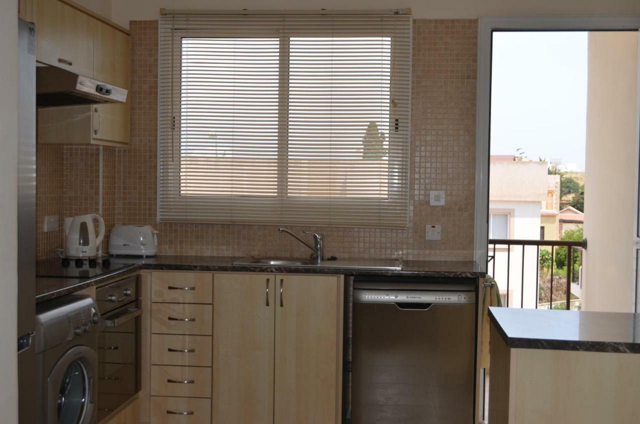 Caiti'S Place Apartment Paphos Ngoại thất bức ảnh