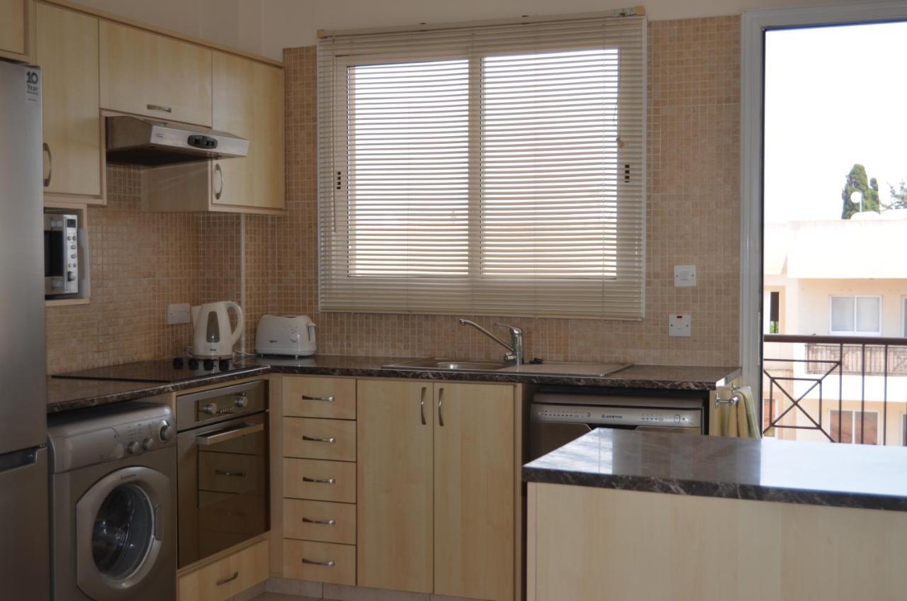 Caiti'S Place Apartment Paphos Ngoại thất bức ảnh